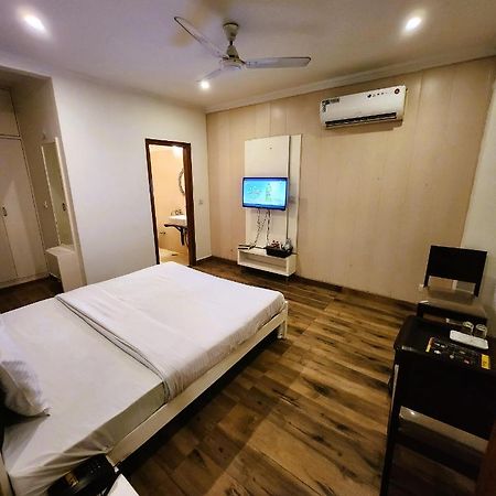 Hotel Royal Brooks Chandigarh Exterior photo
